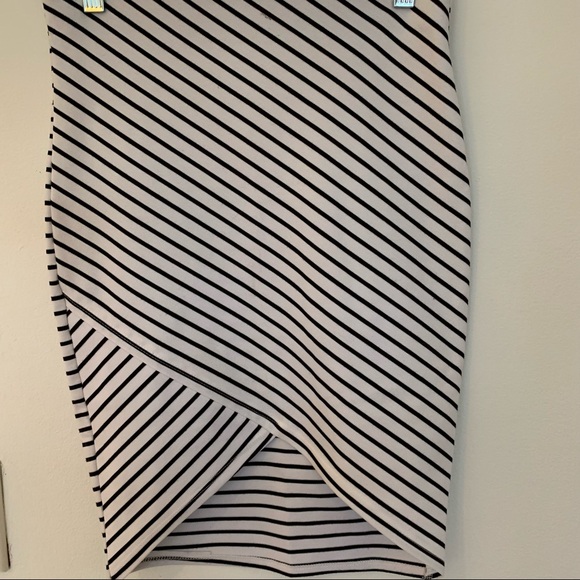 Zara skirt - Picture 2 of 4